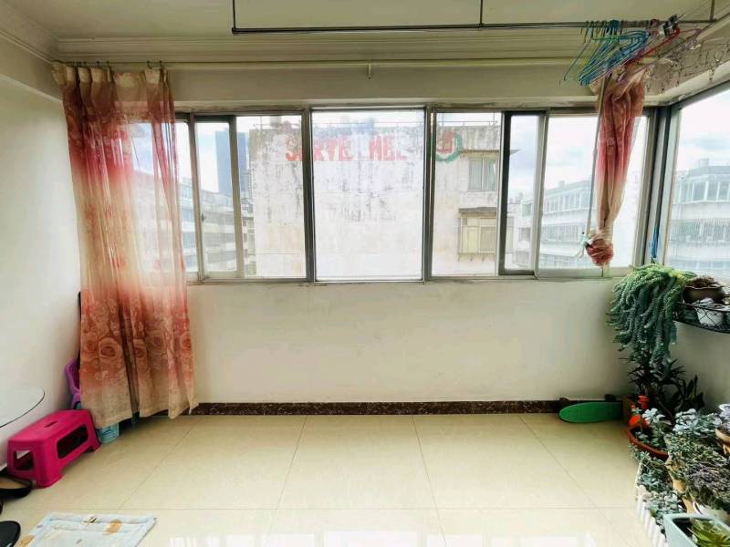船房小区阳台