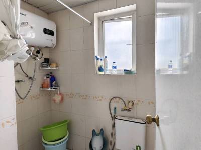 3室2廳2陽(yáng)臺(tái) 江東鳴翠園東區(qū)