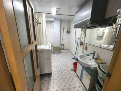 4室2廳2陽(yáng)臺(tái) 省發(fā)改委宿舍