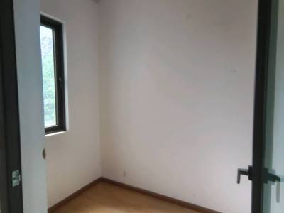 5室2廳1陽(yáng)臺(tái) 金域緹香