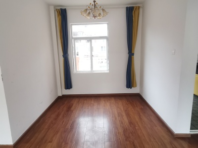 3室2廳2陽(yáng)臺(tái) 滇池泊屋