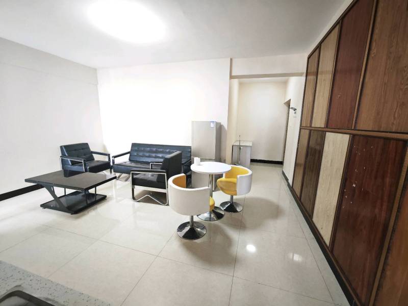 1室1廳1陽臺 摩瑪客廳