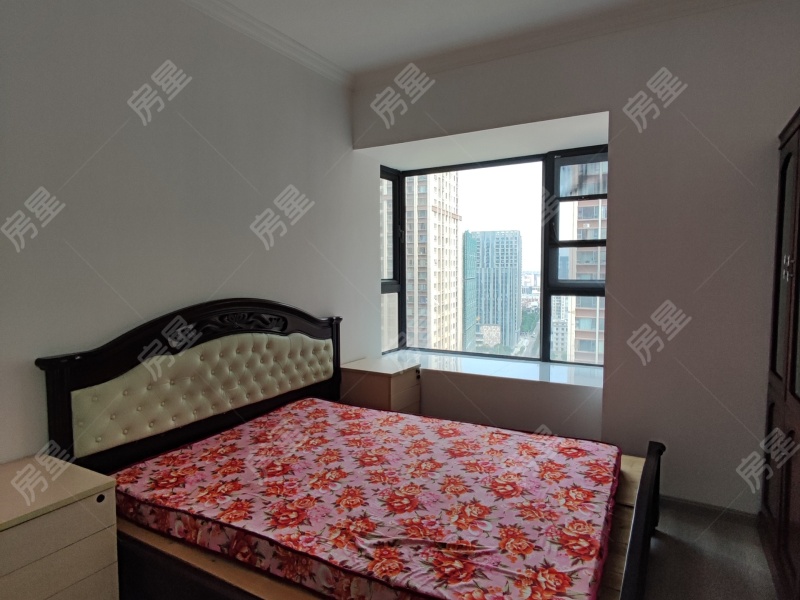 3室2廳2陽臺(tái) 潤城五福臨臥室