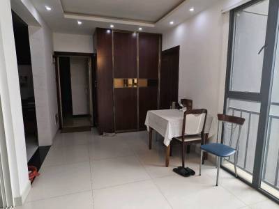 4室2廳2陽(yáng)臺(tái) 假日城市