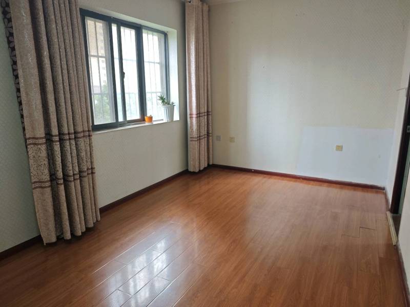 3室2廳 溪畔麗景臥室