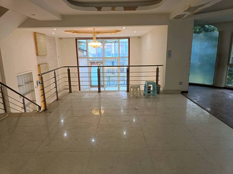 5室2廳2陽臺 香檳小鎮(zhèn)別墅餐廳