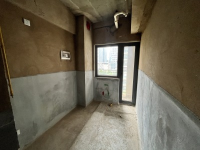 3室2廳2陽(yáng)臺(tái) 潤(rùn)城二區(qū)