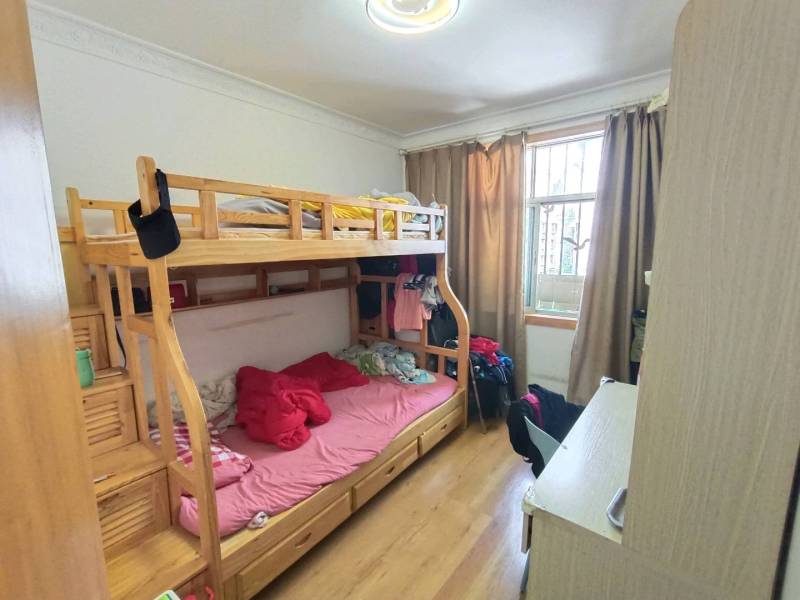 2室2廳1陽臺 金星小區(qū)臥室