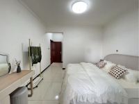 3室2廳2陽臺 融城優(yōu)郡臥室