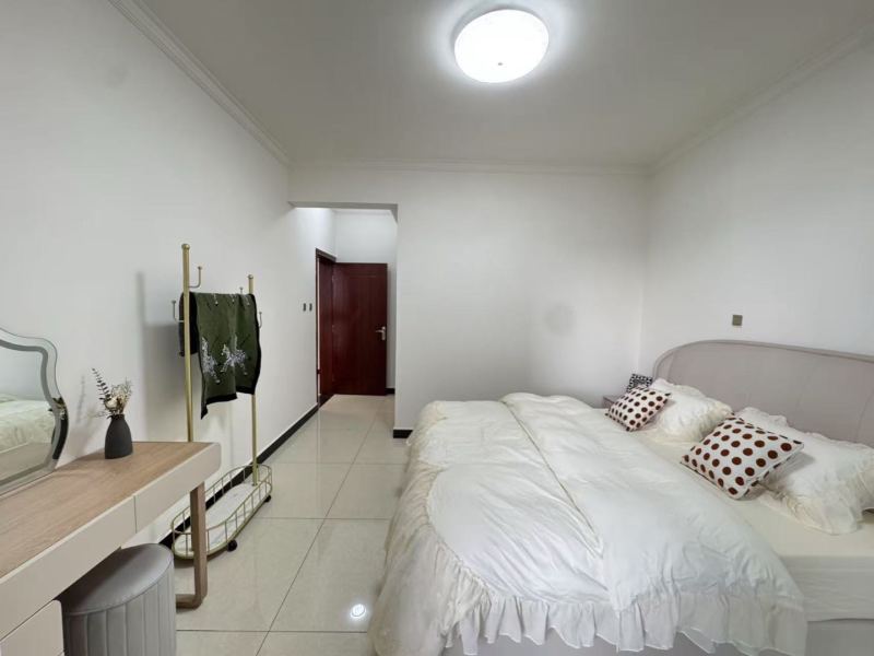 3室2廳2陽臺 融城優(yōu)郡臥室