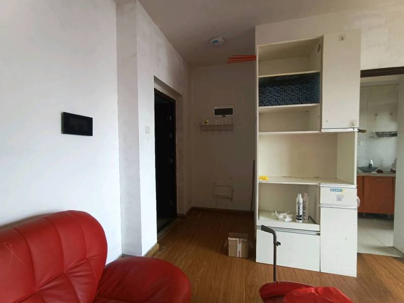 3室2廳2陽(yáng)臺(tái) 俊發(fā)逸天峰門廳