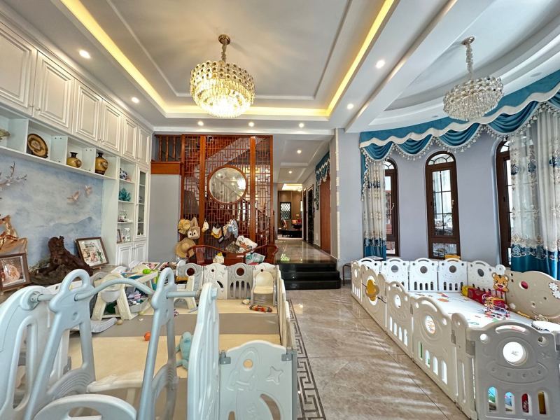 6室3廳5陽(yáng)臺(tái) 公園1903康醍別墅客廳