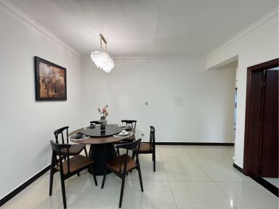 3室2廳2陽臺 融城優(yōu)郡餐廳