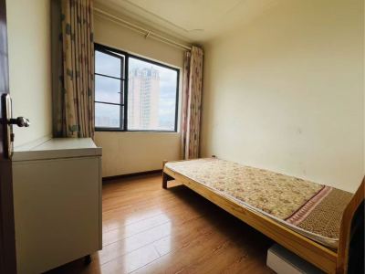 3室1廳1陽臺 興港瓏灣臥室