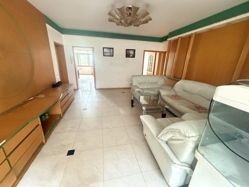 4室2廳1陽臺 紅塔花園客廳