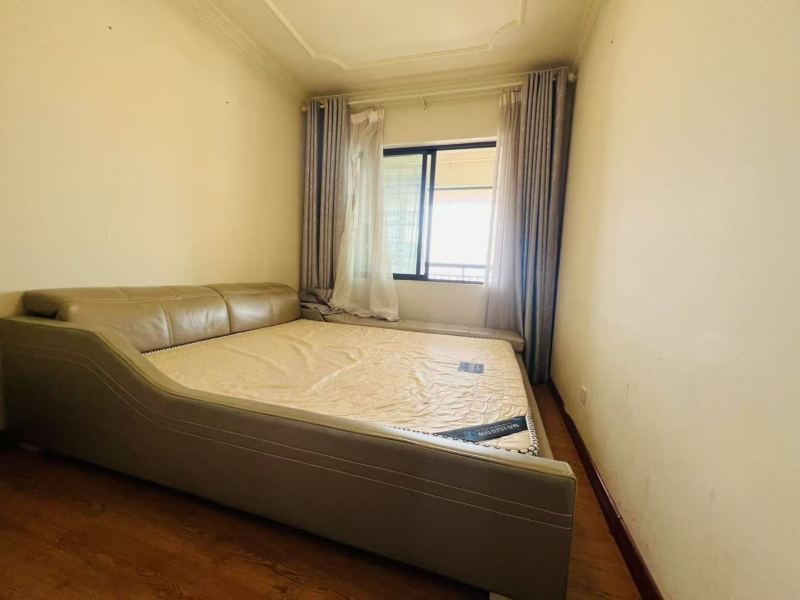 3室1廳1陽臺 興港瓏灣臥室