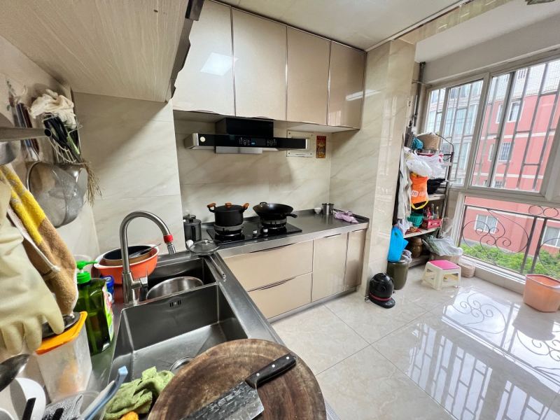 3室2廳1陽臺 金泉小區(qū)二期廚房