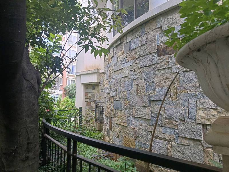 5室2廳2陽臺 香檳小鎮(zhèn)別墅自家花園