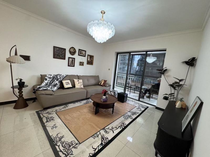 3室2廳2陽臺 融城優(yōu)郡客廳