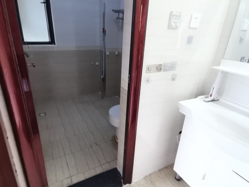3室2廳1陽臺 潤城四區(qū)衛(wèi)生間
