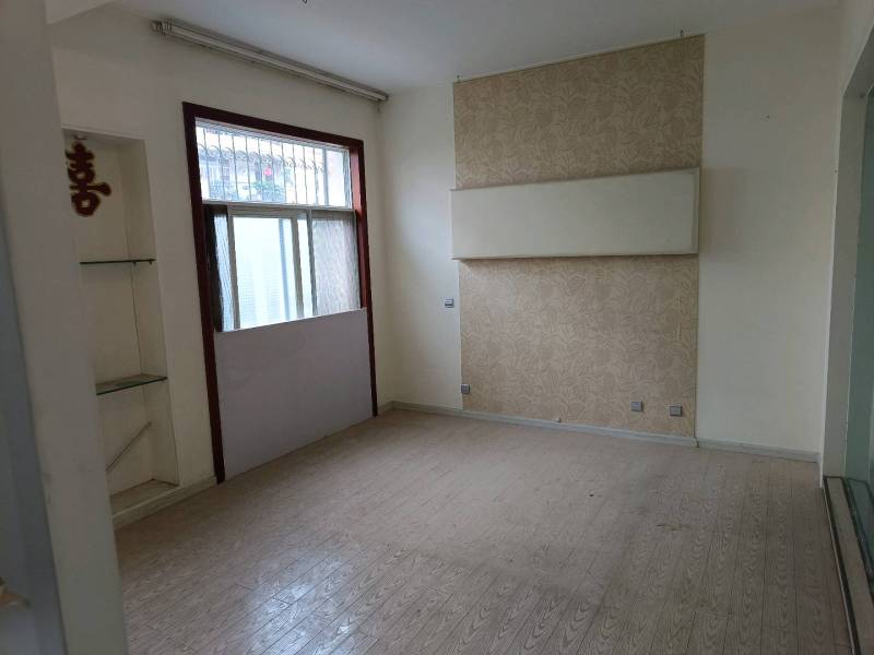 5室2廳2陽臺 香檳小鎮(zhèn)別墅臥室