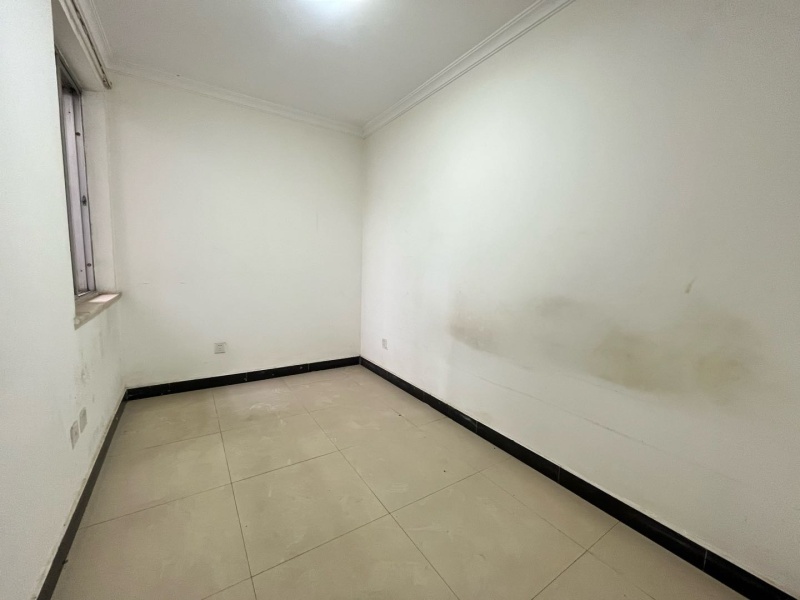 2室2廳1陽臺 船房小區(qū)臥室