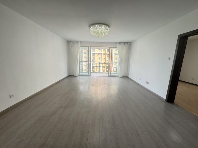 5室2廳 世紀城華春苑客廳