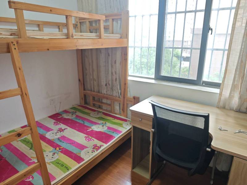 3室2廳 溪畔麗景臥室