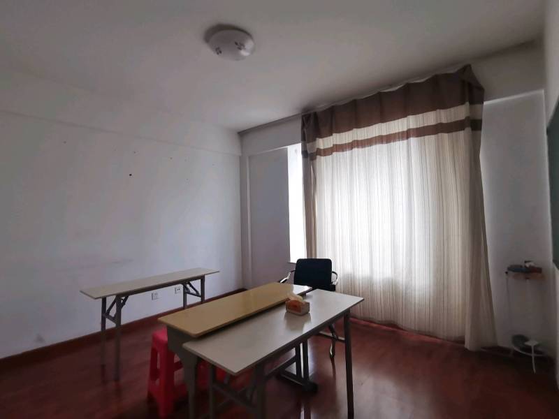 3室2廳2陽臺(tái) 江東耀龍康城臥室