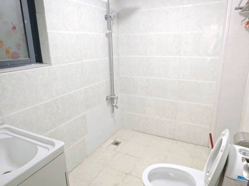 3室2廳 溪畔麗景衛(wèi)生間