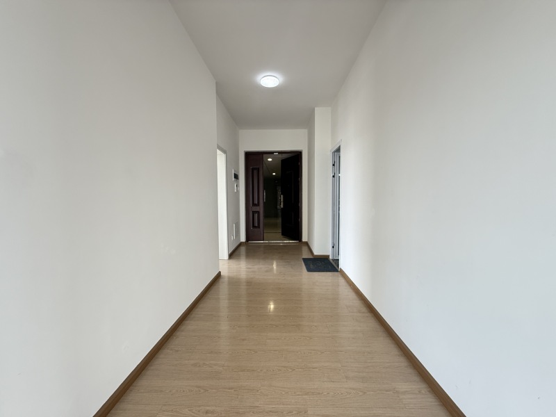 4室2廳2陽臺 瑞鼎城一期門廳