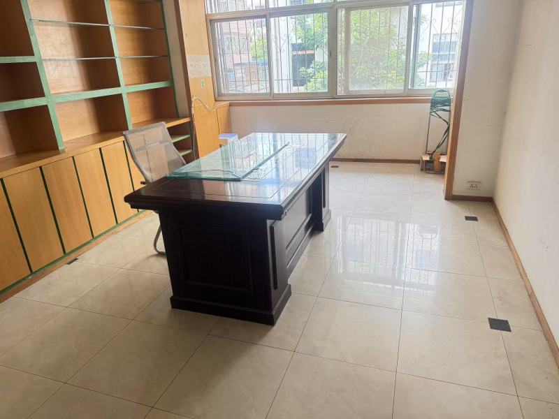 4室2廳1陽臺 紅塔花園臥室