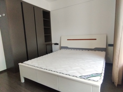 4室2廳1陽(yáng)臺(tái) 美的云璟