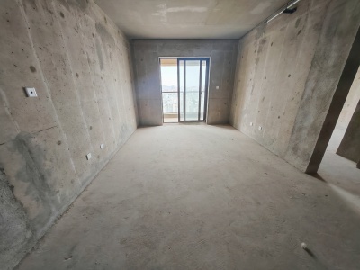 4室2廳2陽(yáng)臺(tái) 萬(wàn)彩城四期