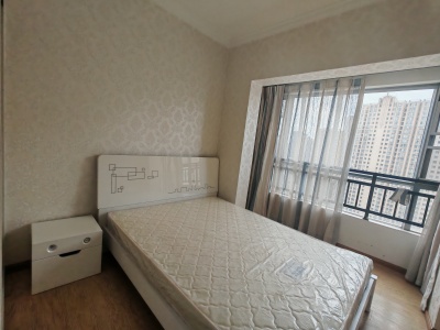 3室2廳1陽臺(tái) 共信時(shí)代廣場(chǎng)