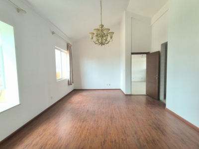 4室2廳3陽臺 白龍花苑