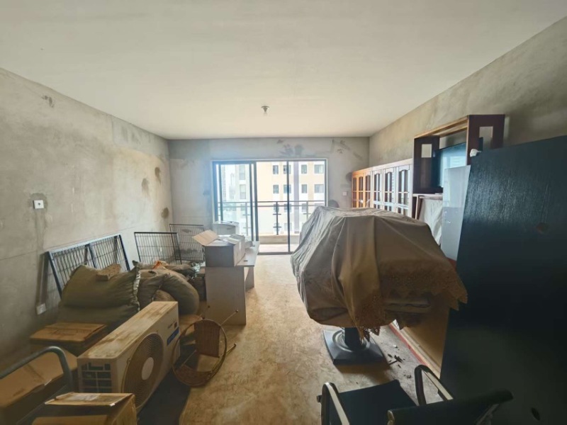 5室2廳2陽臺 昆明湖上壩7號地塊瀾庭客廳