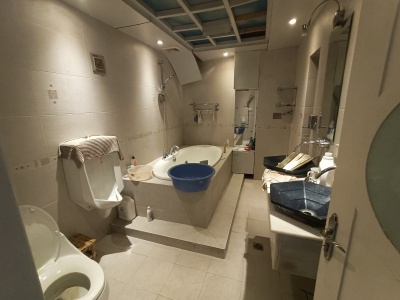 3室2廳1陽(yáng)臺(tái) 東方廣場(chǎng)