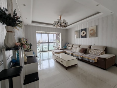 3室2廳2陽(yáng)臺(tái) 新域盛景花園