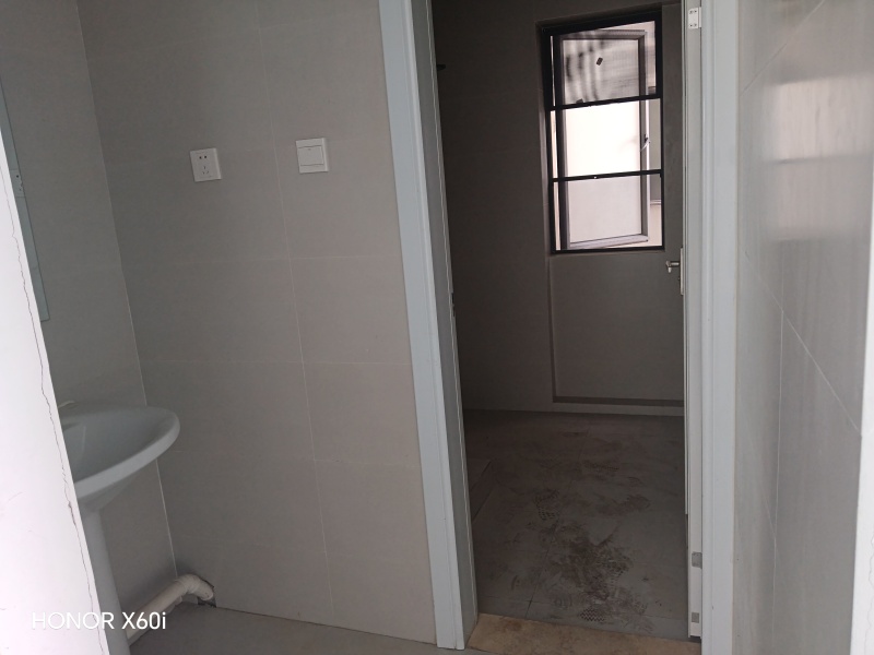 3室2廳2陽臺 海源財富中心衛(wèi)生間