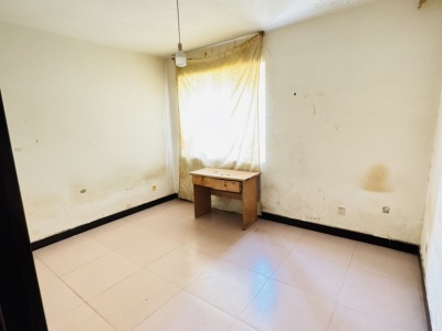 4室2廳2陽臺(tái) ??祷▓@北區(qū)