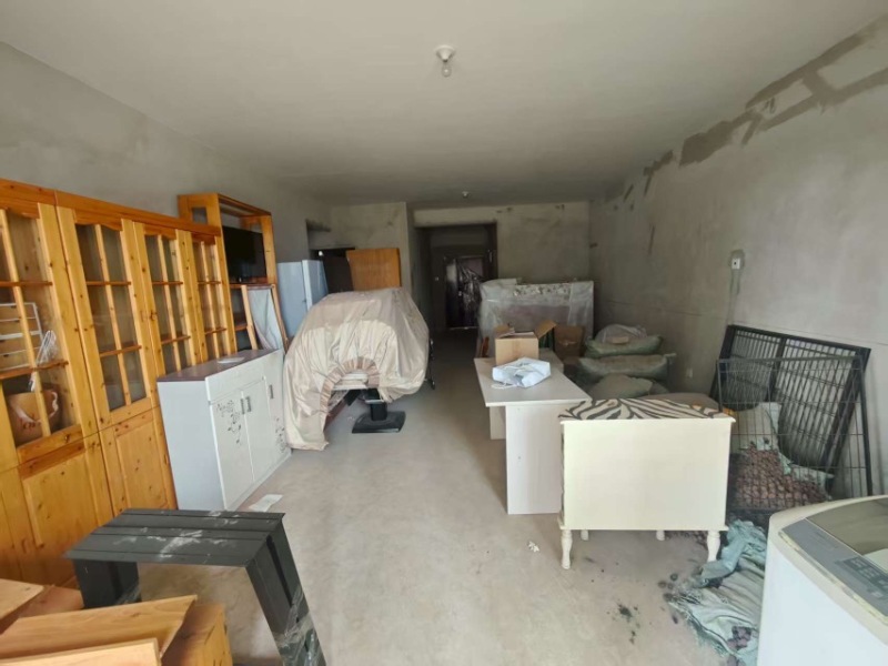 5室2廳2陽臺 昆明湖上壩7號地塊瀾庭客廳