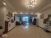 5室2廳2陽(yáng)臺(tái) 瀚林瀾山客廳