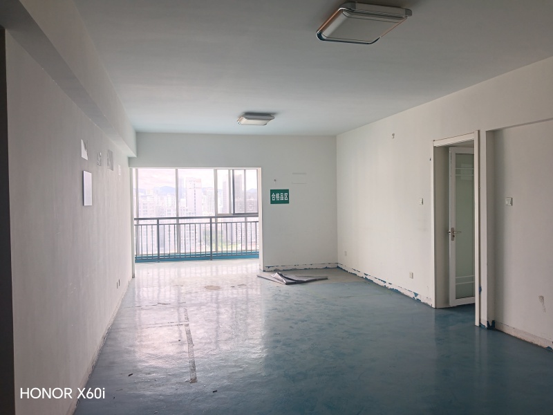 3室2廳2陽臺 海源財富中心客廳