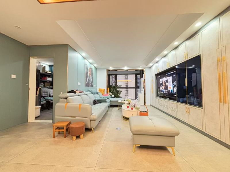 4室2廳3陽(yáng)臺(tái) 林肯公園三期客廳