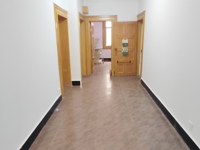 2室2廳2陽(yáng)臺(tái) 龍井街20號(hào)