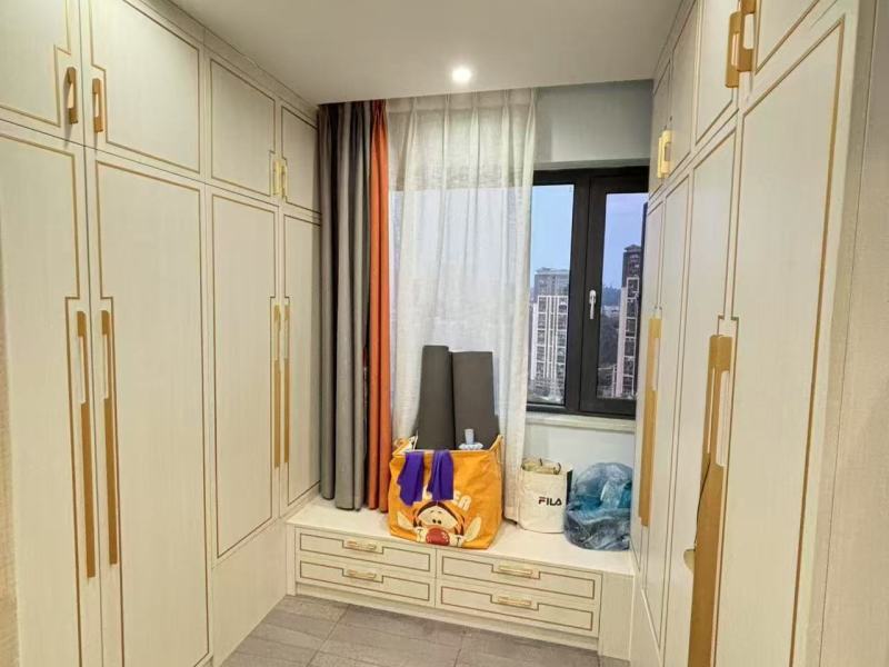 4室2廳3陽(yáng)臺(tái) 林肯公園三期臥室