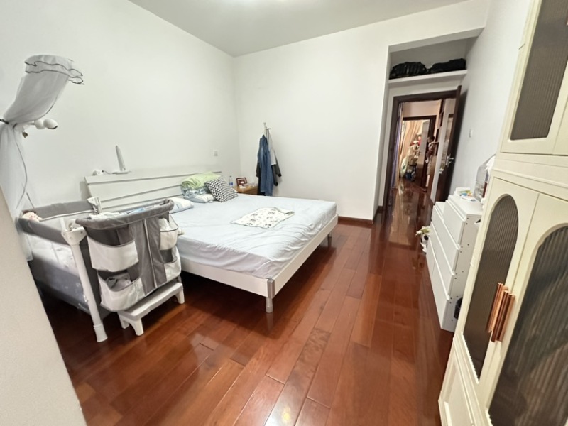 3室2廳2陽臺(tái) 盛世豪庭四期臥室