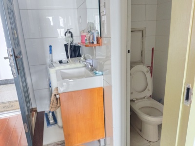 2室2廳1陽(yáng)臺(tái) 金實(shí)小區(qū)華秋園