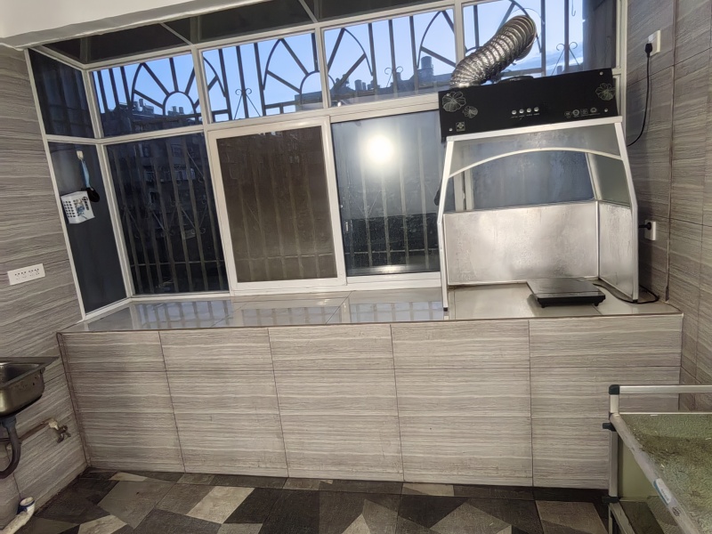 2室1廳2陽臺 春光小區(qū)廚房